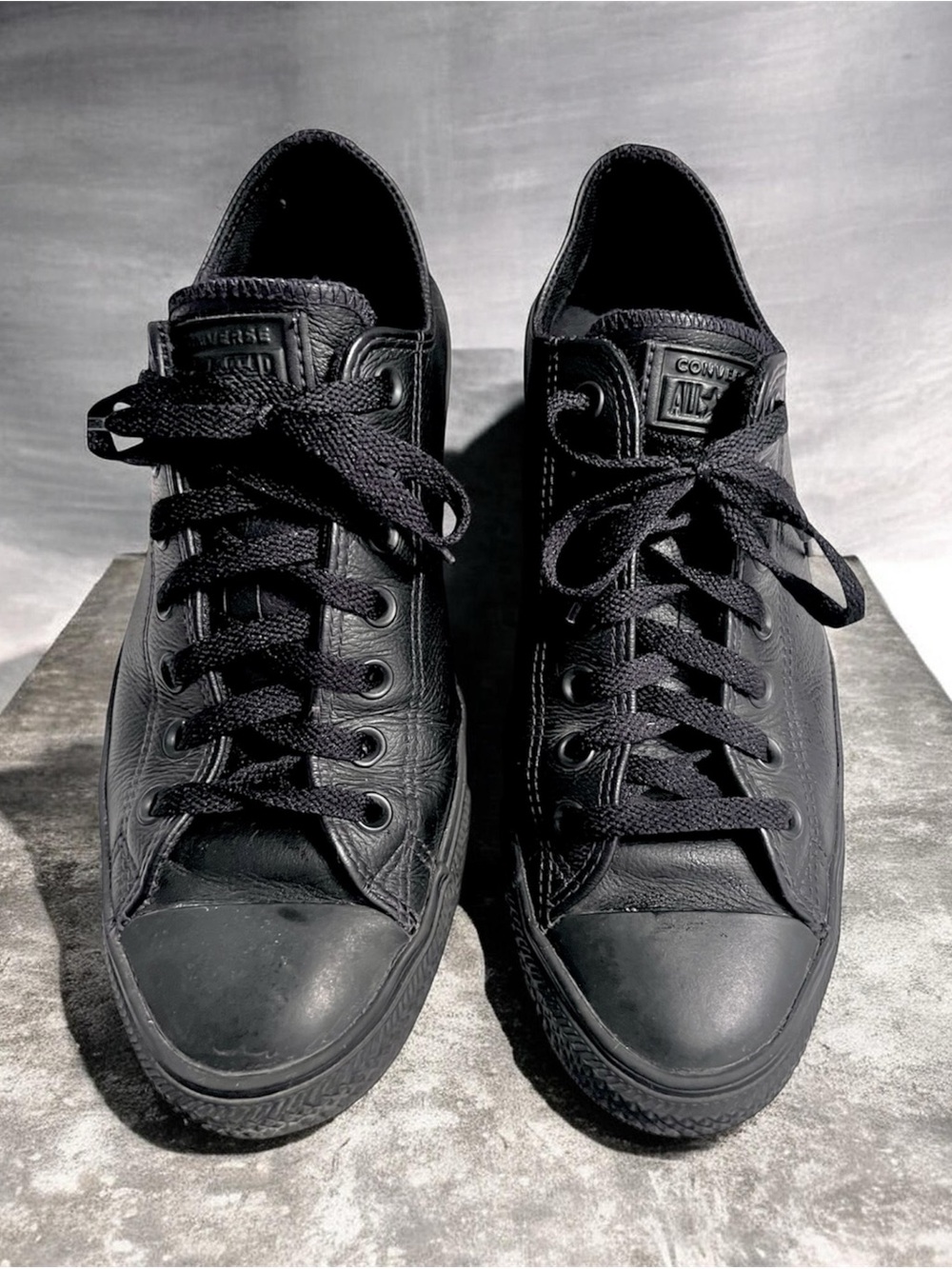 Converse All Star Chuck Taylor Leather Low Top Sneakers Men’s 9 Womens 11 Black